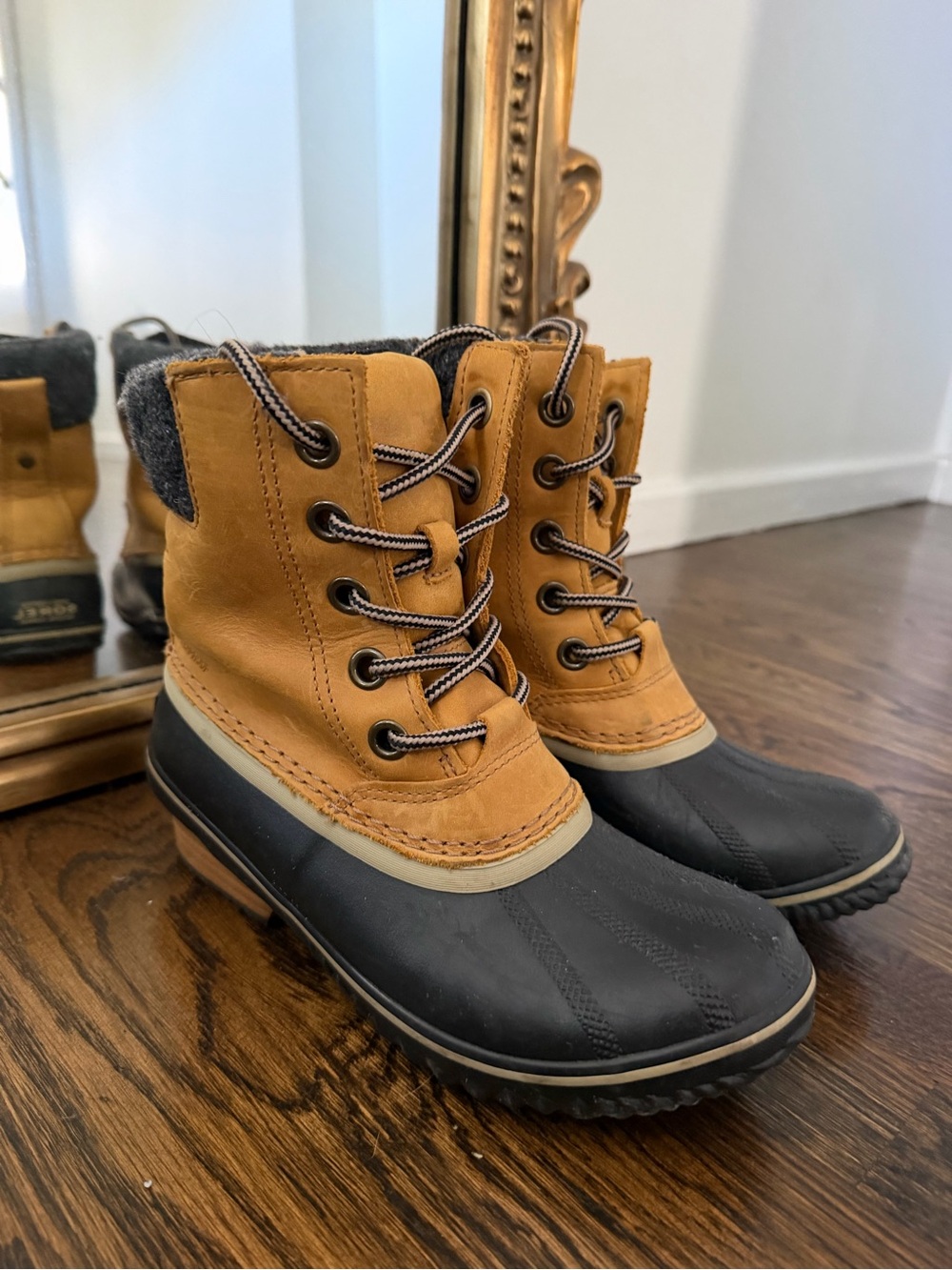 Sorel Women’s Slimpack II Waterproof Leather Boot *Like New*